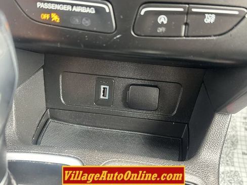 Used 2019 Ford Escape SEL AWD/4WD image 22