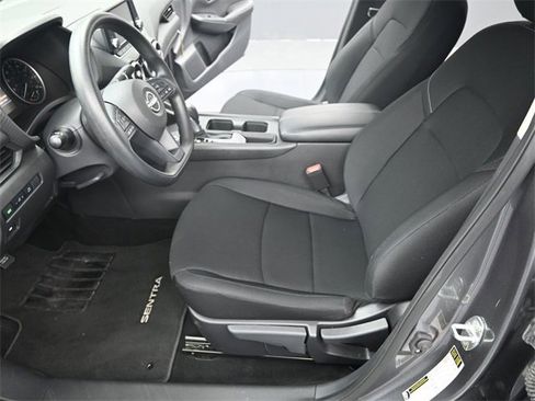 Used 2025 Nissan Sentra S image 11