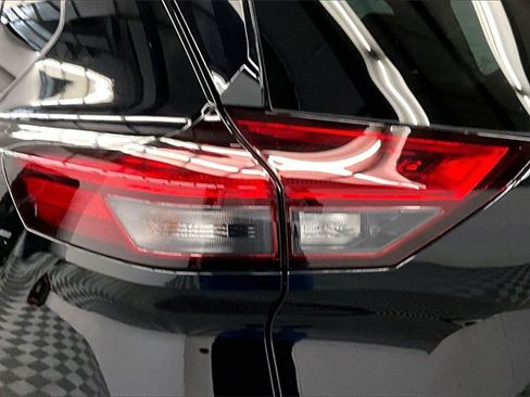 Used 2023 Nissan Rogue Platinum w/ Platinum Premium Package image 31