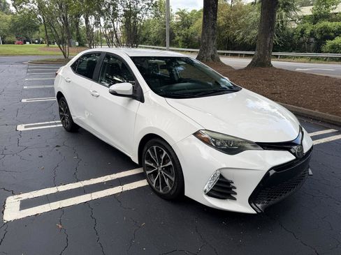 Used 2019 Toyota Corolla SE FWD image 3