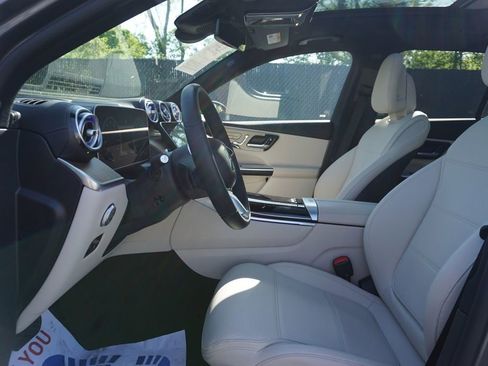 Used 2023 Mercedes-Benz GLC 300 image 9