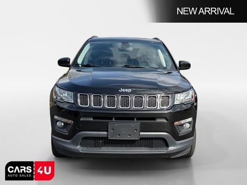 Used 2019 Jeep Compass Latitude image 2