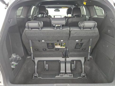 Certified 2025 Toyota Sienna Limited FWD image 29