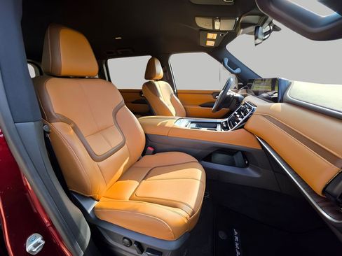 Used 2025 Nissan Armada SL w/ Captain's Chari Seat Package image 18