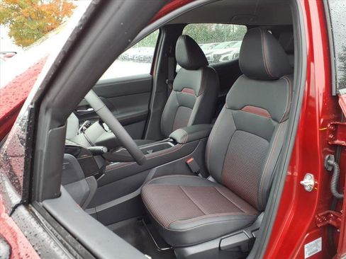 New 2026 Nissan Kicks SR image 5