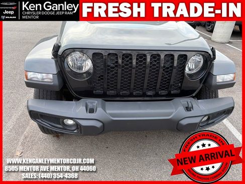 Used 2022 Jeep Gladiator Sport image 13