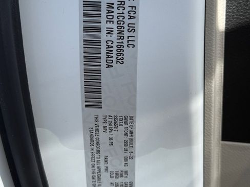 Used 2022 Chrysler Voyager LX FWD image 31