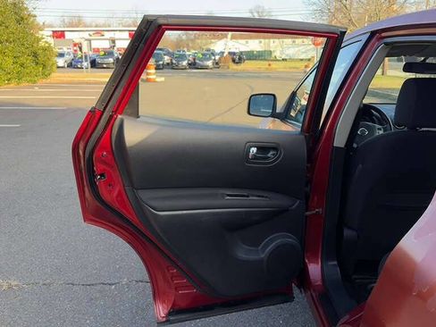 Used 2011 Nissan Rogue S image 30