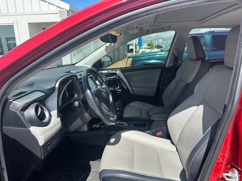Used 2017 Toyota RAV4 Limited FWD image 12