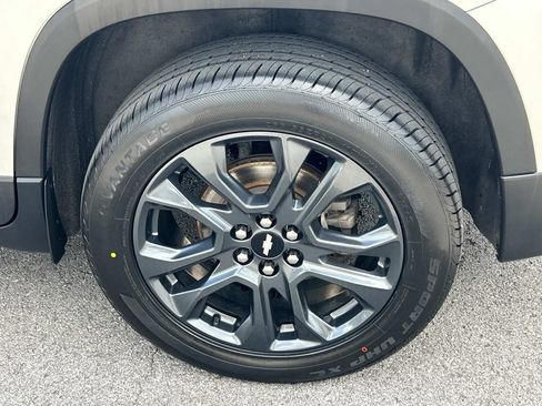 Used 2021 Chevrolet Traverse RS AWD/4WD image 17