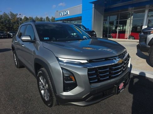 Used 2025 Chevrolet Equinox LT w/ Convenience Package II image 1