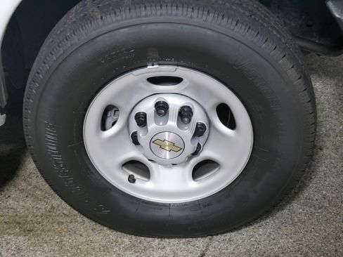 Used 2025 Chevrolet Express 2500 w/ Driver Convenience Package RWD image 15