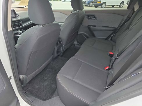 Used 2023 Nissan Rogue S FWD image 28