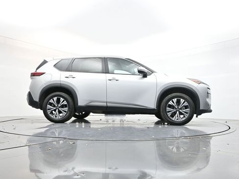 Used 2023 Nissan Rogue SV image 32