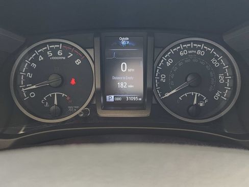 Used 2021 Toyota Tacoma TRD Off-Road w/ Technology Package AWD/4WD image 21