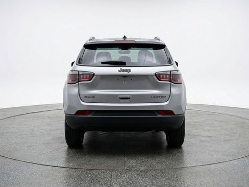 Used 2025 Jeep Compass Trailhawk image 7