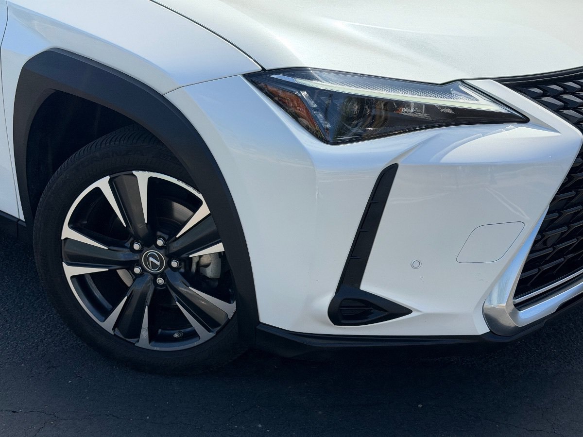 Used 2024 Lexus UX 250h FWD image 3