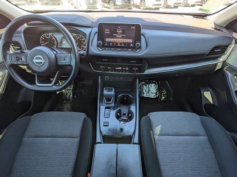 Used 2023 Nissan Rogue SV image 16