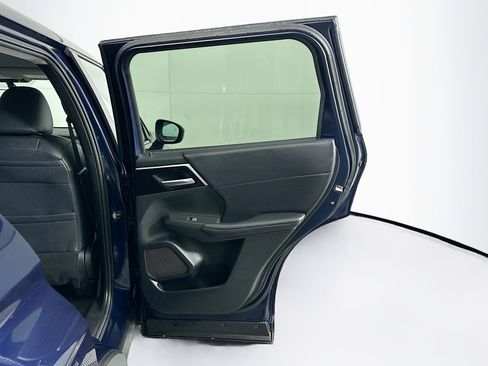 Used 2024 Mitsubishi Outlander SE image 30