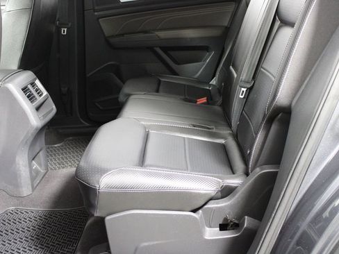 Used 2021 Volkswagen Atlas Cross Sport SE w/ Panoramic Sunroof Package image 34