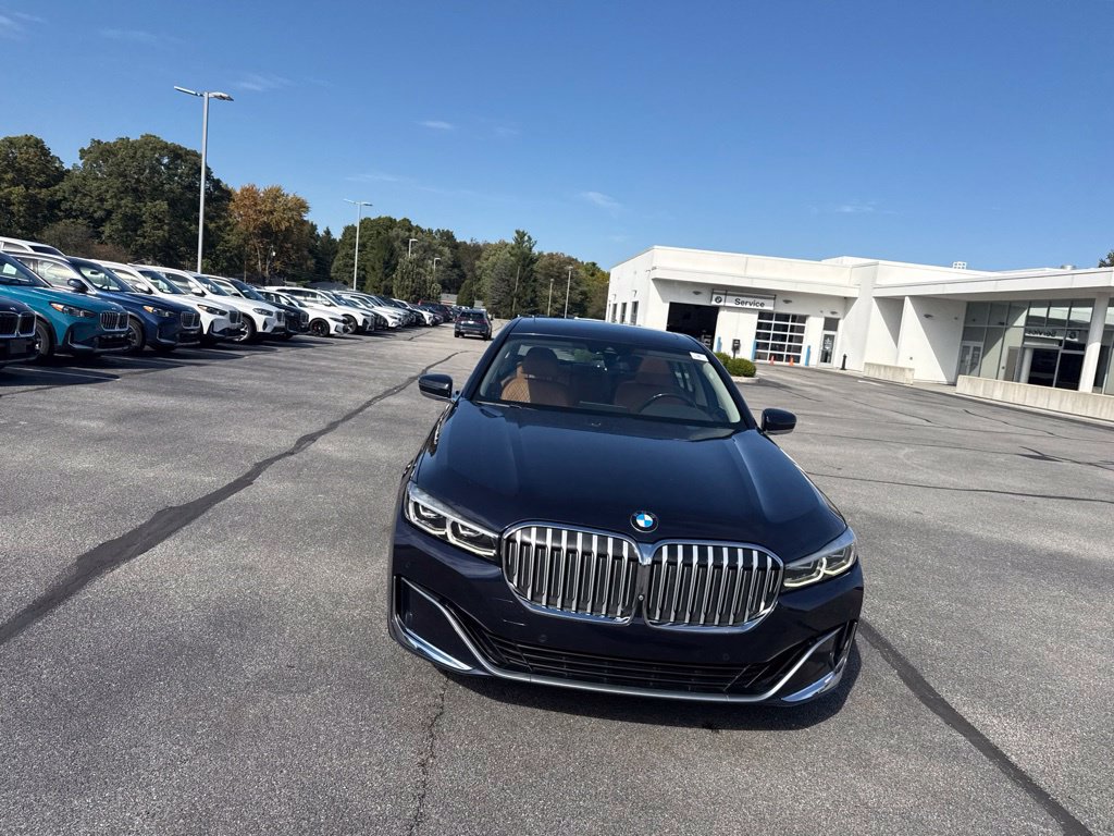 Used 2020 BMW 740i RWD image 2