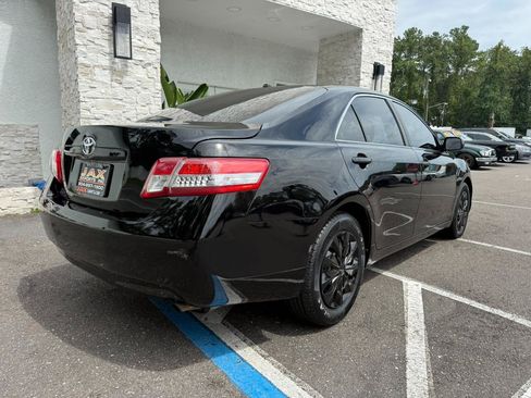 Used 2011 Toyota Camry LE FWD image 16