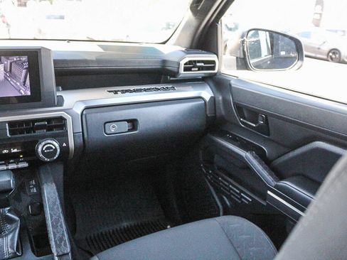 Used 2025 Toyota Tacoma SR5 AWD/4WD image 6