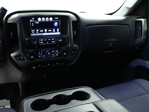 Used 2018 Chevrolet Silverado 1500 LT w/ All Star Edition AWD/4WD image 19