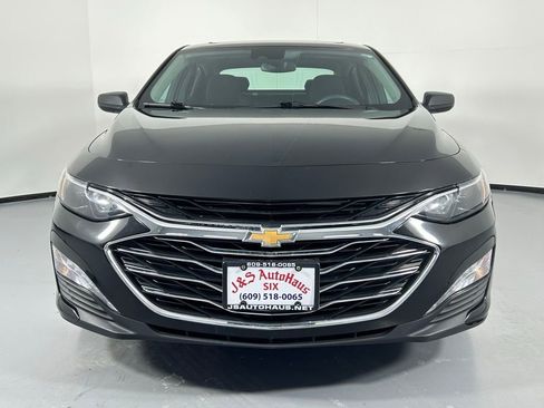 Used 2023 Chevrolet Malibu LT image 2