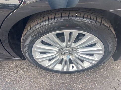 Used 2012 Chrysler 300 C image 11