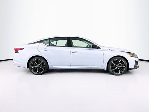 Used 2024 Nissan Altima 2.5 SR image 10