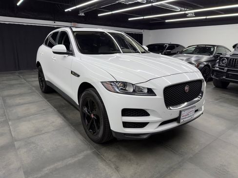 Used 2019 Jaguar F-PACE Premium image 9