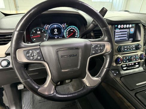 Used 2018 GMC Yukon Denali w/ Denali Ultimate Package AWD/4WD image 18