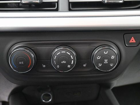 Used 2024 Chevrolet Trax RS w/ Driver Confidence Package image 14