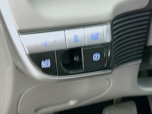 Used 2024 Hyundai Ioniq 5 SEL image 17