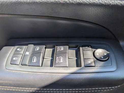 Used 2014 Jeep Grand Cherokee Limited w/ Luxury Group II image 34