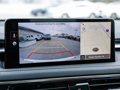 Used 2025 Genesis G70 2.5T image 23