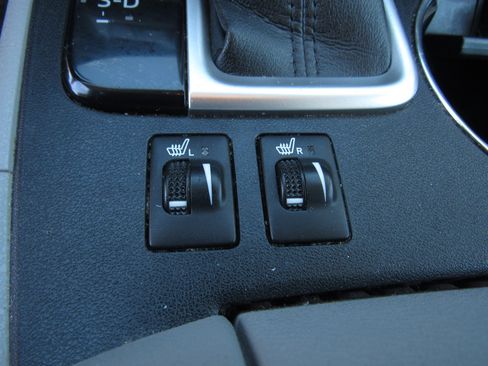 Used 2018 Toyota Highlander AWD V6 image 23