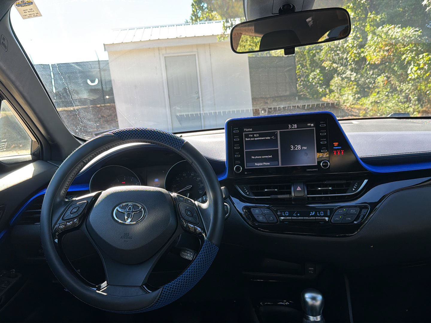 Used 2020 Toyota C-HR XLE FWD image 17