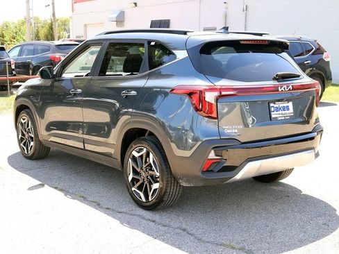 Used 2025 Kia Seltos SX w/ SX Sunroof Package AWD/4WD image 4