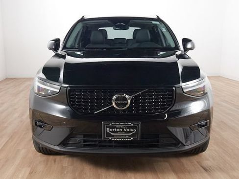 Certified 2026 Volvo XC40 B5 Plus AWD/4WD image 2