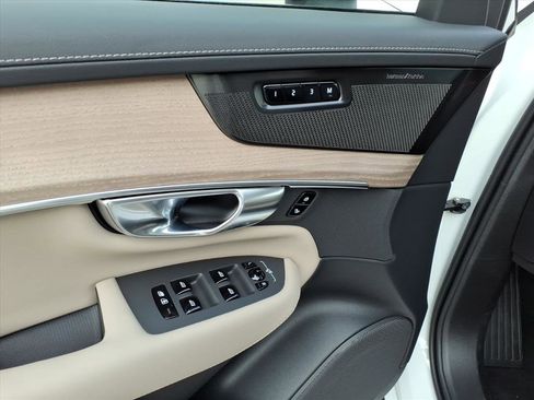 Certified 2026 Volvo XC90 B6 Plus w/ Protection Package image 13