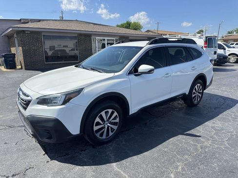 Used 2020 Subaru Outback Premium image 2
