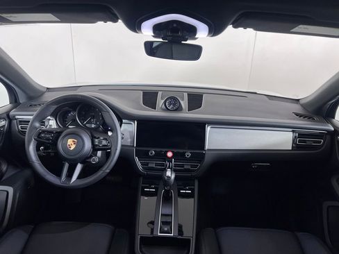 Certified 2026 Porsche Macan AWD/4WD image 22