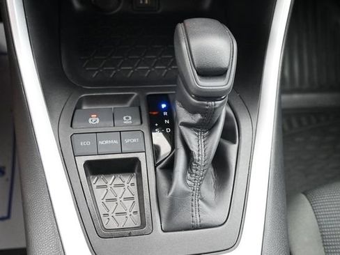 Used 2023 Toyota RAV4 LE FWD image 17