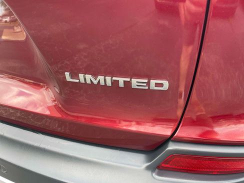 Used 2019 Jeep Cherokee Limited AWD/4WD image 8