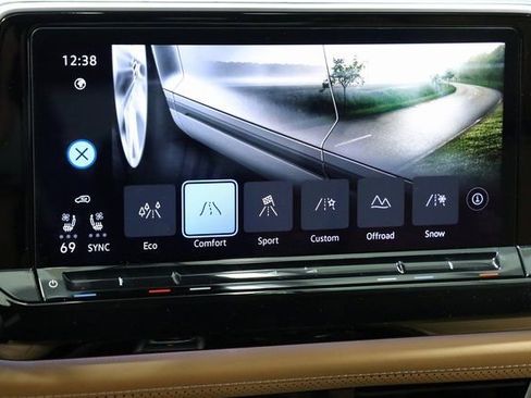 New 2026 Volkswagen Atlas Cross Sport SEL R-Line image 17