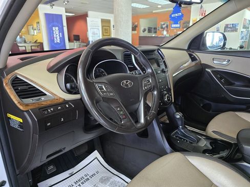 Used 2014 Hyundai Santa Fe GLS image 9