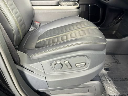 Used 2022 Rivian R1T Adventure image 35