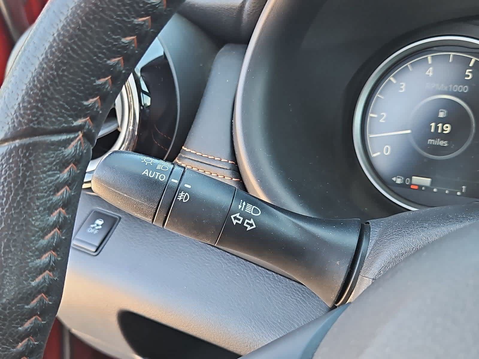 Used 2019 Nissan Kicks SR w/ SR Premium Package FWD image 25